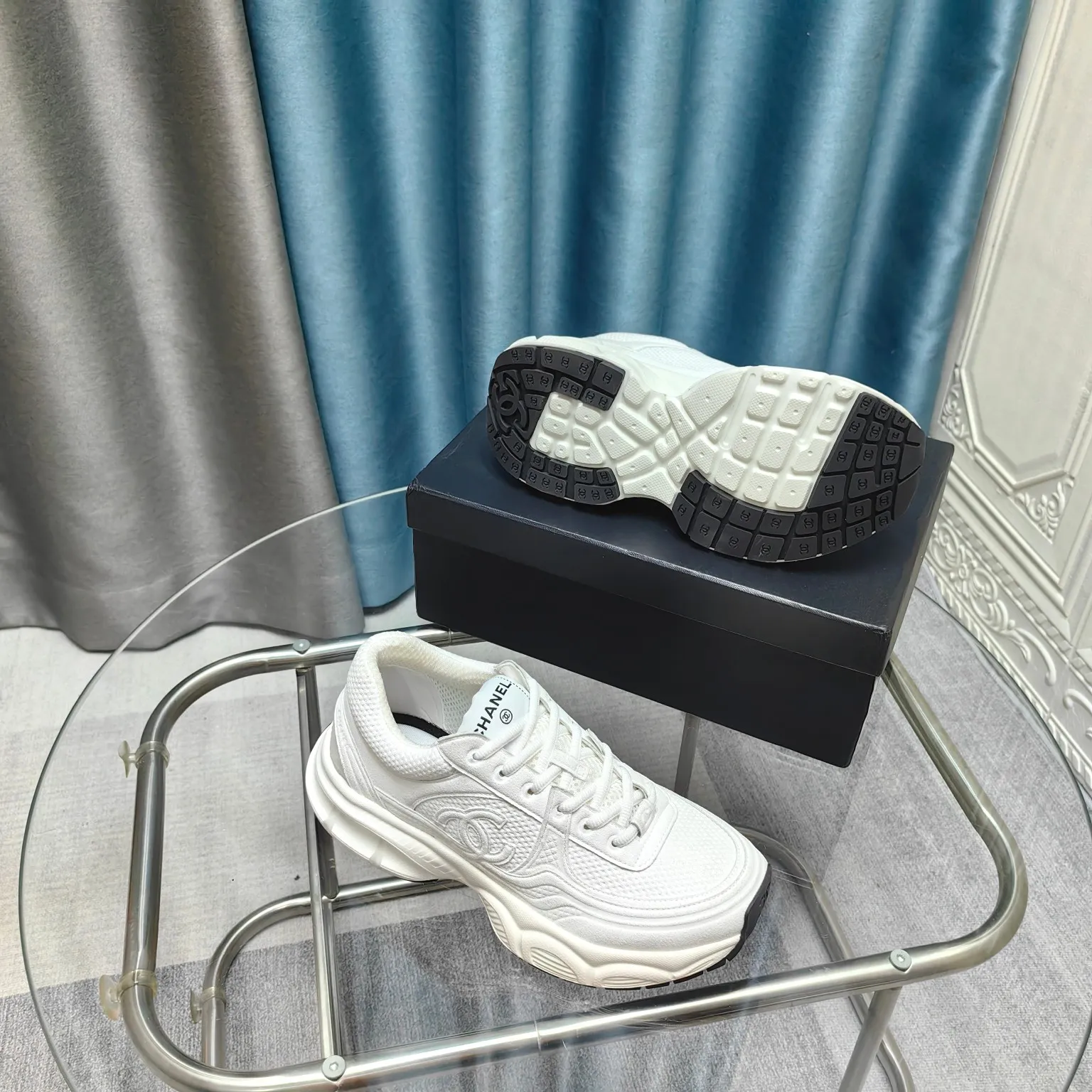 p680🐮🐮Chanel Chanel dad shoes, men and women couples - 2025 counter top casual sports shoes This classic design; the upper is electro-embroidered with a variety of techniques; the outsole is fashionable and sporty; it is unusual to incorporate a variety of color matching elements... The diversified mix and match is very beautiful and versatile, casual, fashionable, sports and outdoor can be taken into account... ꫛꫀꪝ Go➫ Material: ❶Upper is made of: Original imported first-layer silk cowhide + original waterproof cloth + original first-layer cowhide ❷Inner lining: original sheep lining + mesh ❸Outsole based on: original TPU combination outsole Special counter boutique packaging complete set for women 35–41